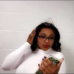 Meet your Posher, Bella